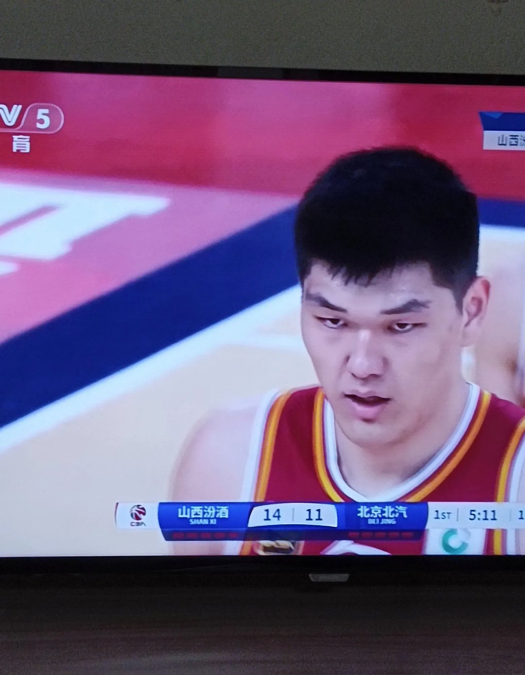 B体育电竞-离场队员伤愈复出，力挽狂澜助球队获胜