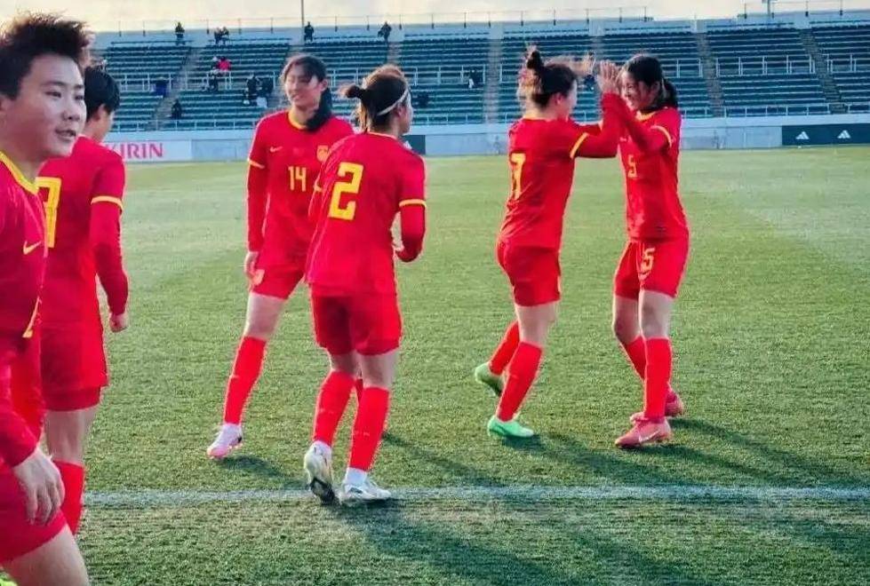 国内女足选手在赛场上大放异彩