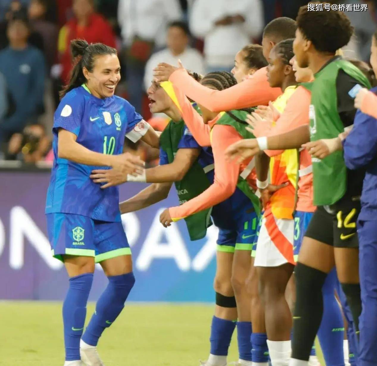 B体育平台-关于强强碰撞！巴西女足挑战哥伦比亚，激情四溢的信息
