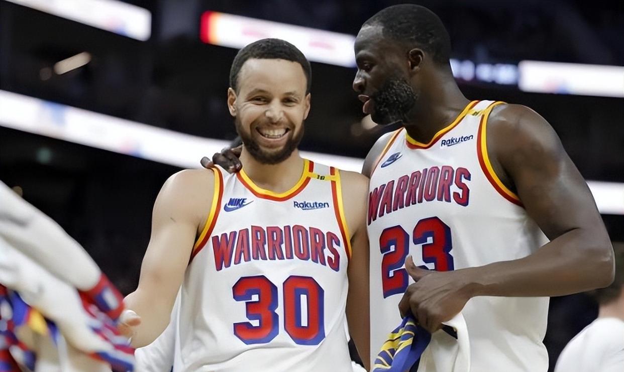 B体育网站入口-关于球场风云：勇士队主场取胜，晋级总决赛的信息