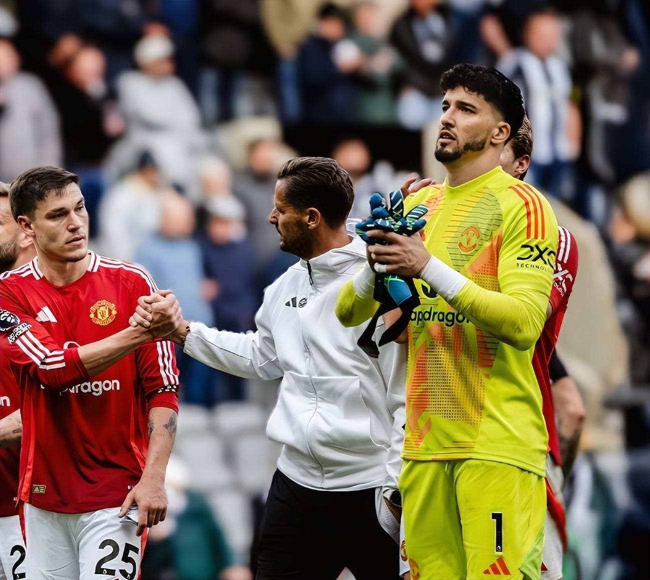 曼联球员因伤缺席关键比赛,球迷忧心他们的前景的简单介绍 曼联球员因伤缺席关键比赛,球迷忧心他们的前景的简单介绍