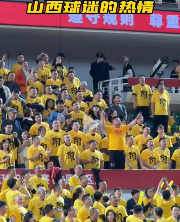 激烈对抗不断,场上气氛瞬间升温 激烈对抗不断,场上气氛瞬间升温