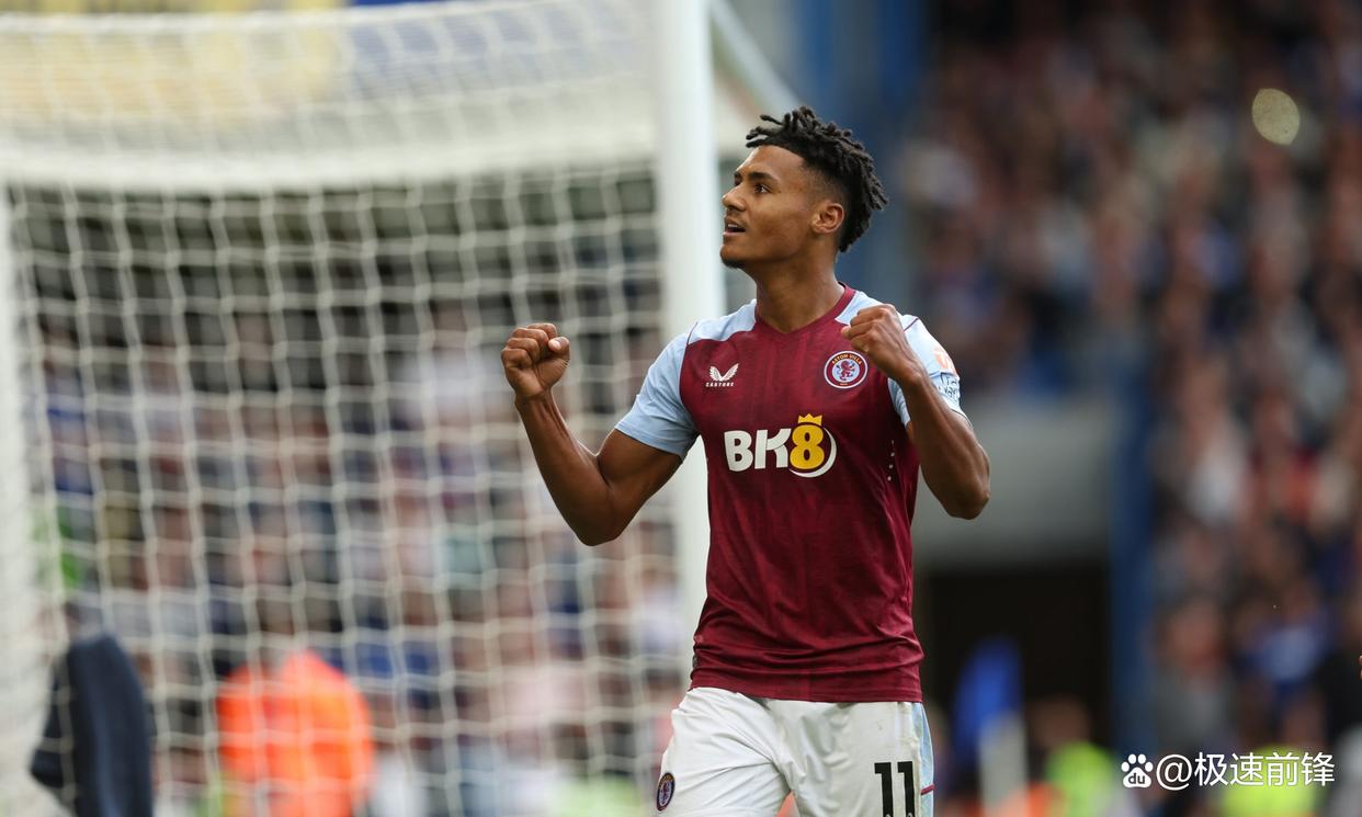 包含阿森纳主帅遭批评，球迷质疑战术调整的词条