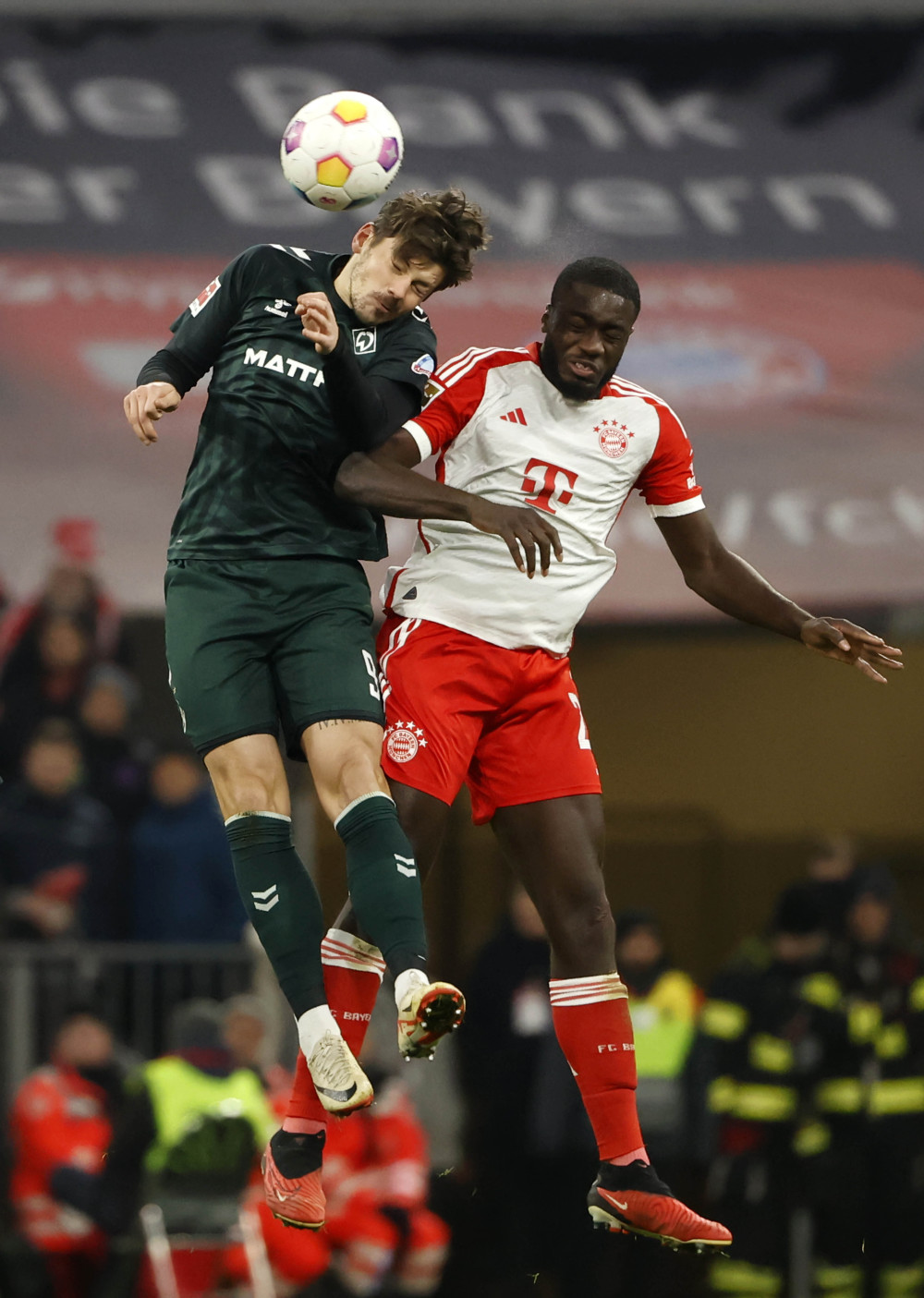 B体育网站-关于沙尔克客场惨败云达不来梅，遭遇一场惨痛失利的信息