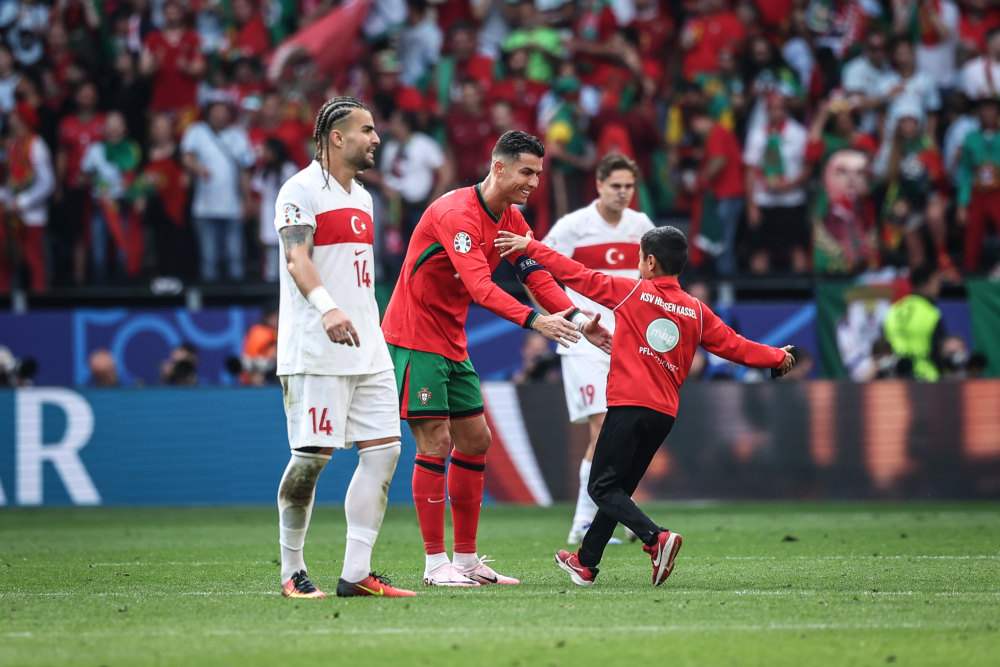 B体育官网-关于欧锦赛预选赛场面激烈，球队士气高昂的信息