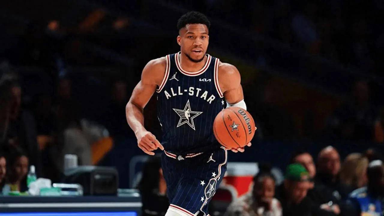 B体育视频-关于雄鹿大胜开拓者，字母哥状态火爆的信息