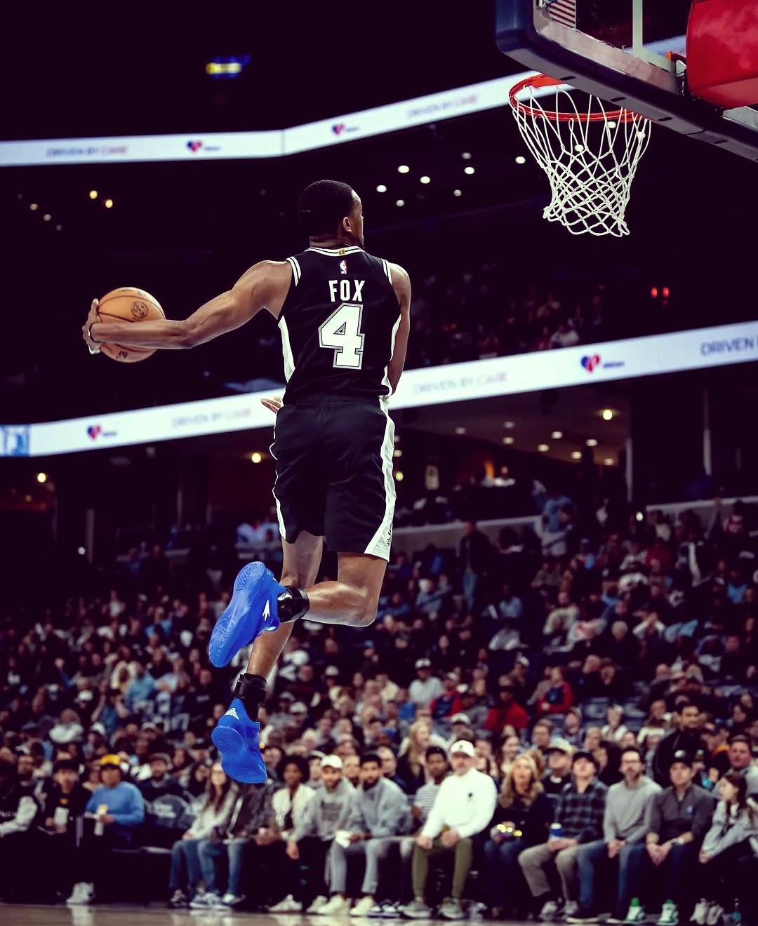 B体育娱乐-勇士双星全面发威，再胜马刺