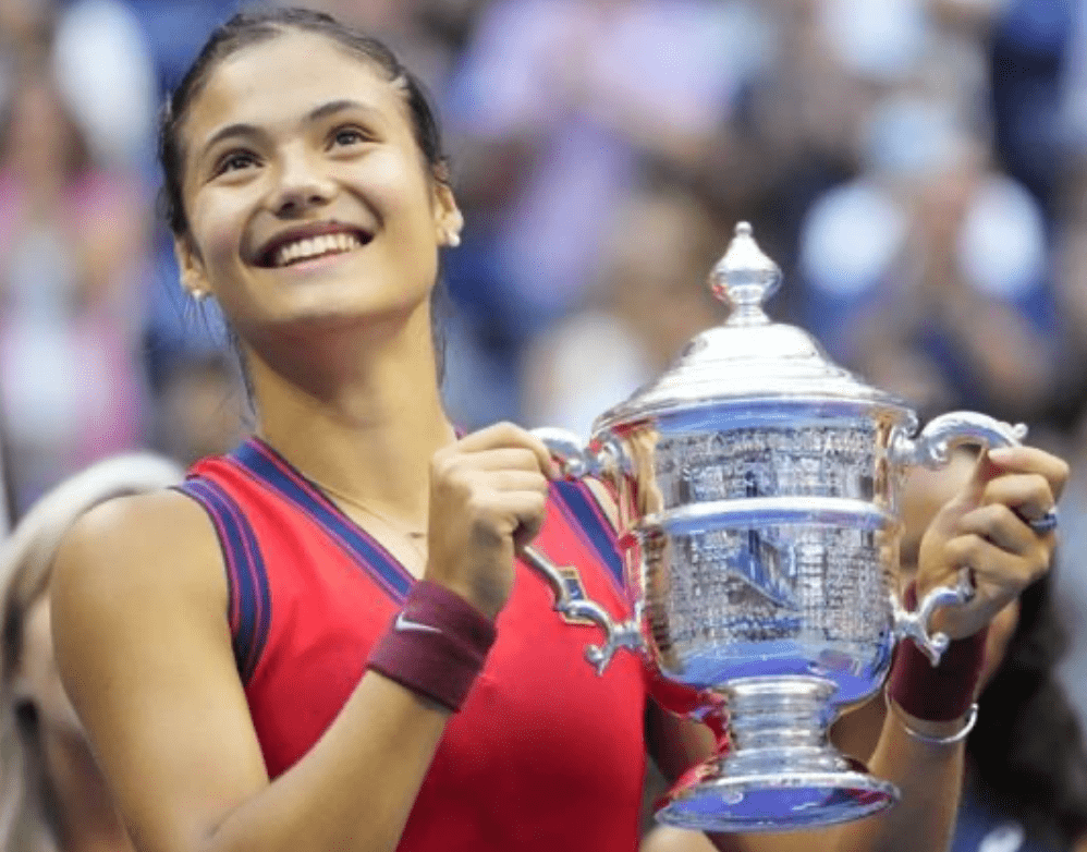 B体育活动-加拿大女足小将被誉为新晋天才