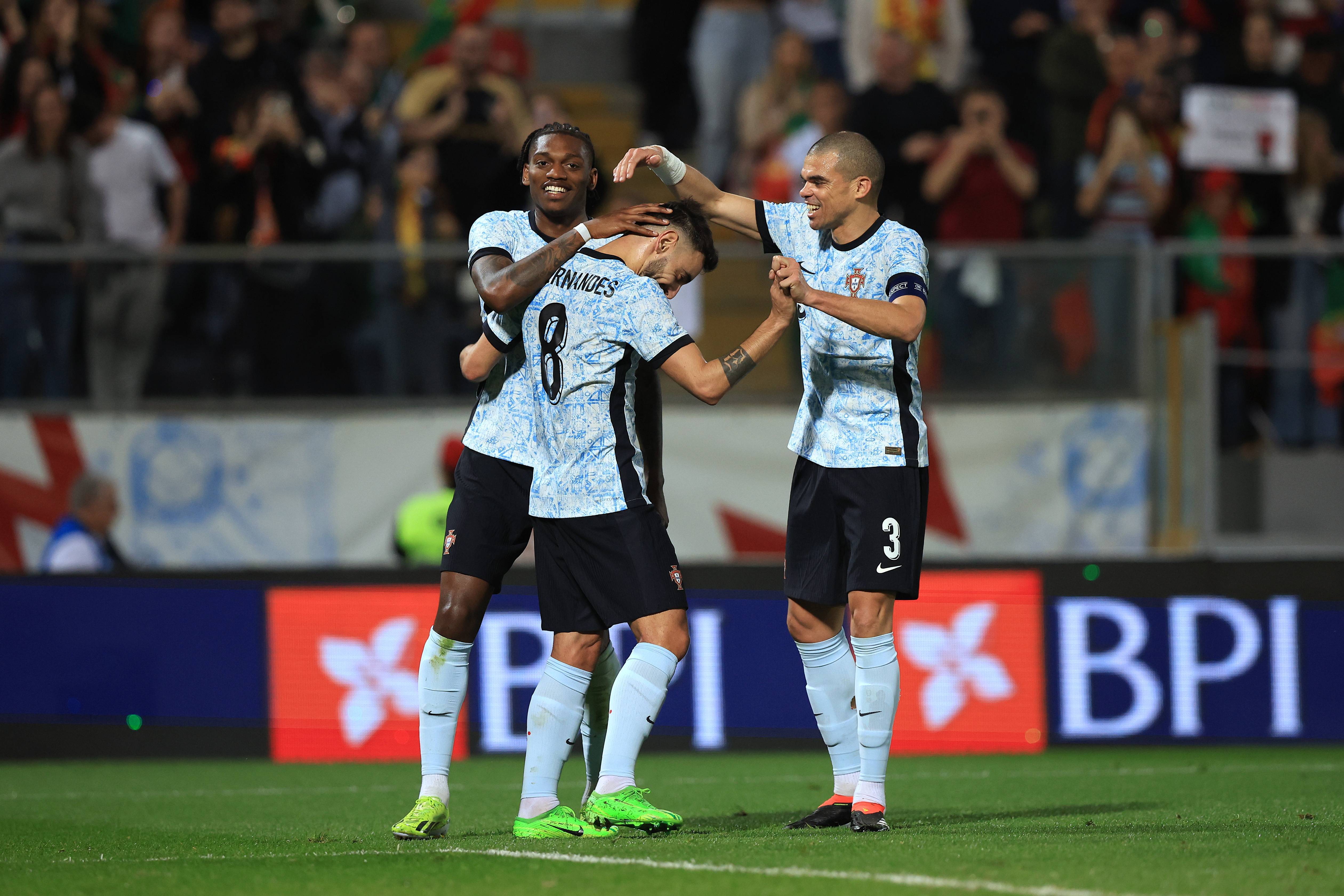 瑞典队战胜波兰,力压对手晋级淘汰赛 瑞典队战胜波兰,力压对手晋级淘汰赛