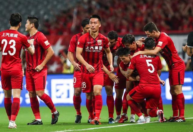 恒大客场惨败，教练组急需找出问题的简单介绍